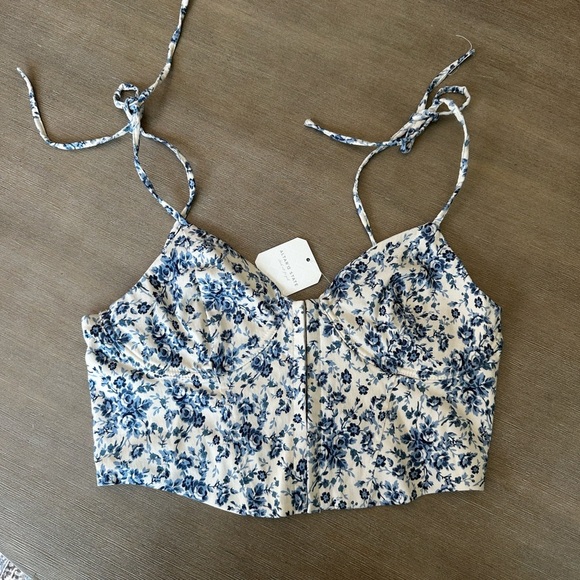Altar'd State Blue and White Floral large Camisole nwt - Picture 2 of 10